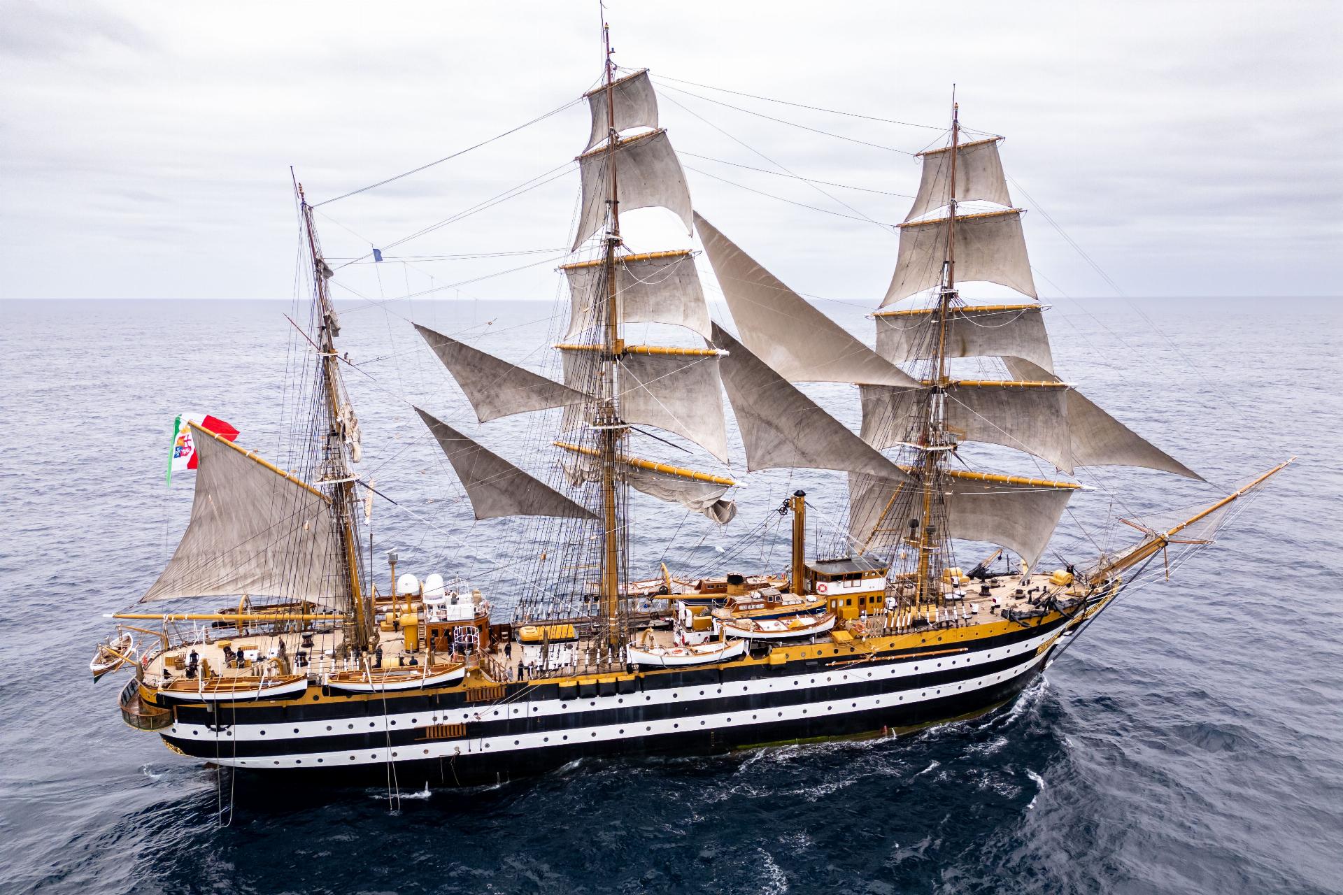 20231020-Nave Vespucci Navigazione Rio de Janeiro passex Cisne Branco-DJI_0069